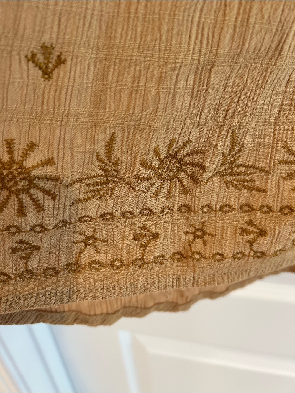 Knox Rose Embroidered Blouse Tan Size M - Picture 7 of 12